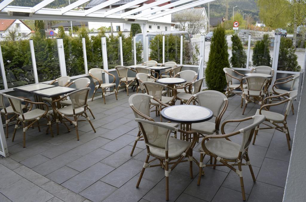 Sentrum Hotel Nordfjordeid Esterno foto