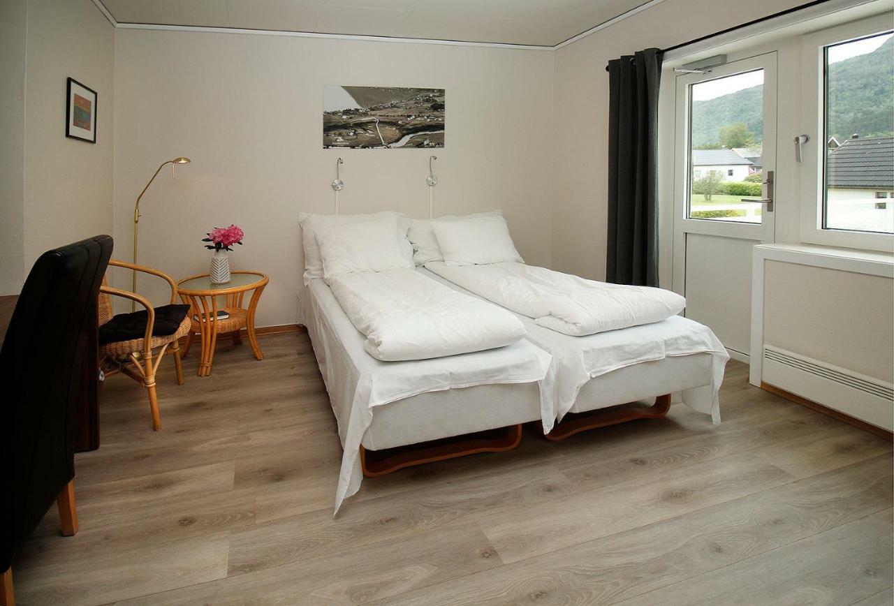 Sentrum Hotel Nordfjordeid Esterno foto