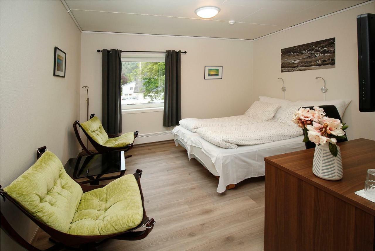 Sentrum Hotel Nordfjordeid Esterno foto